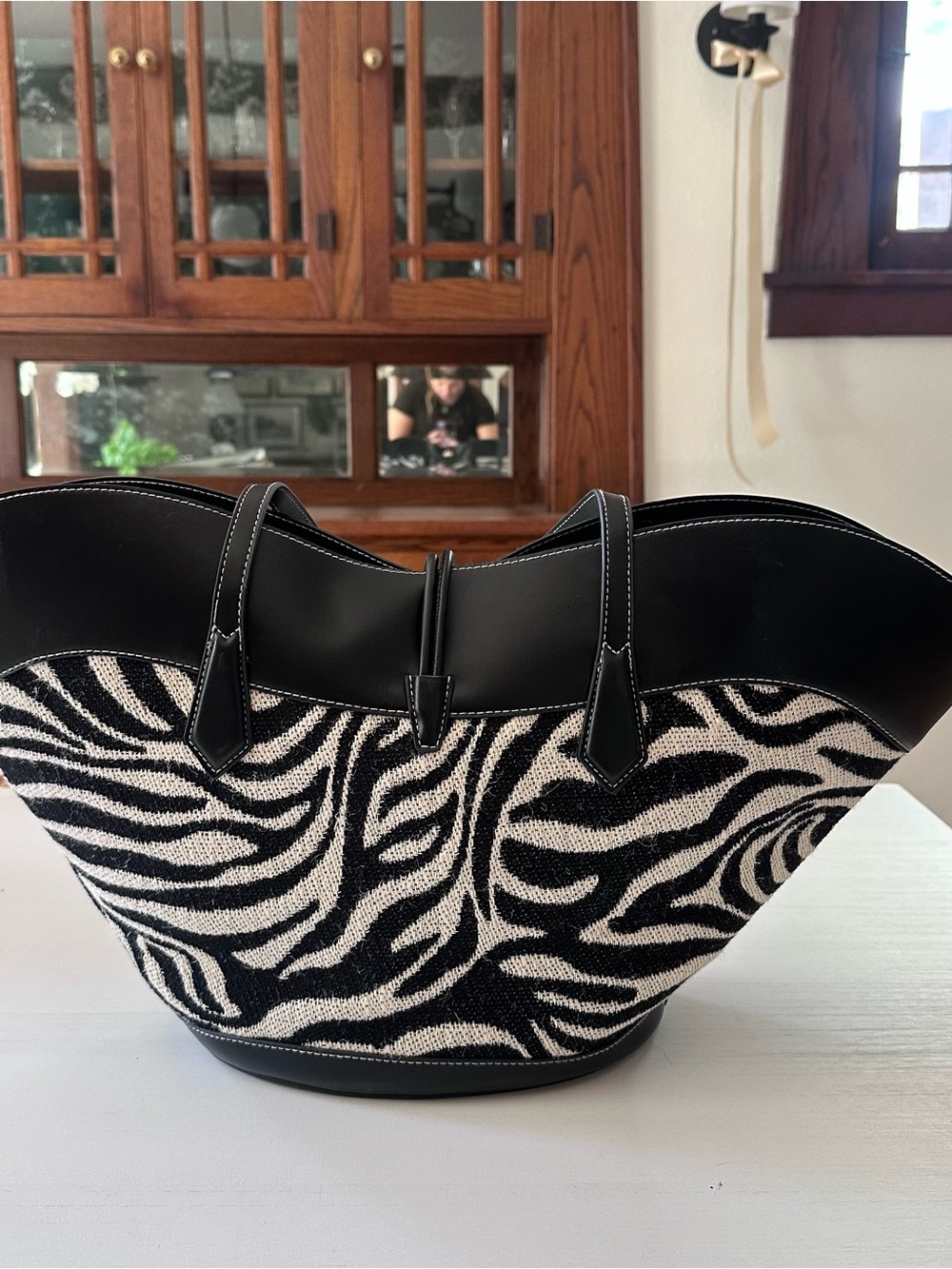 H&M Zebra Shopper - Picture 9 of 16
